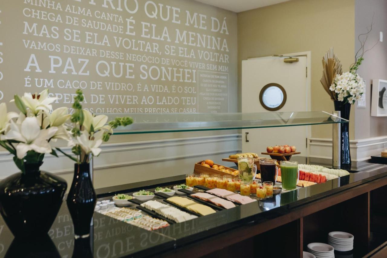 Bourbon Hotel & Suites Curitiba Eksteriør bilde A buffet at a hotel